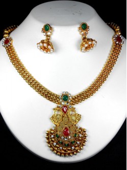 Exclusive Polki Set
